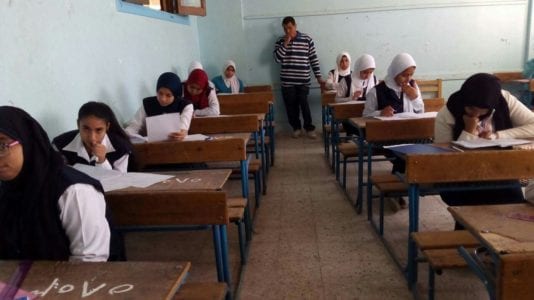 طلاب مدرسة إعدادية بالمنوفية يمتحنون دون أوراق إجابة: غير متوفرة
