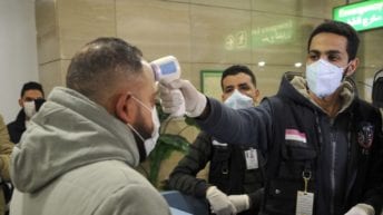 فرنسا تعلن خروج حالتي إصابة بفيروس كورونا من مصر.. و"الصحة" ترد