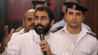 إلغاء قرار إخلاء سبيل علاء عبد الفتاح وعلا القرضاوي والباقر.. تجديد حبسهم