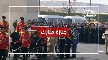 "سيلفي وهليكوبتر ومنع".. 8 مشاهد بارزة من جنازة مبارك (فيديو)