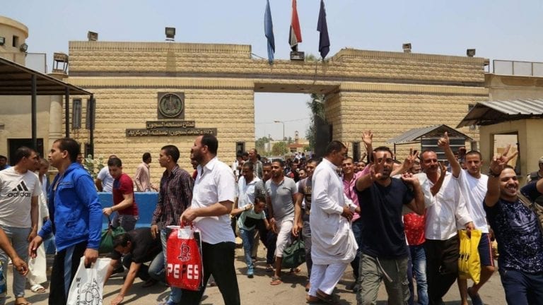 في ذكرى تحرير سيناء قرار حكومي بالعفو عن سجناء مصر في يوم