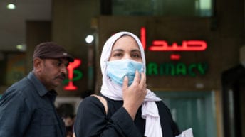 الحصاد: 1443 حالة اشتباه بكورونا في مصر.. ونقص حاد بالكمامات الطبية